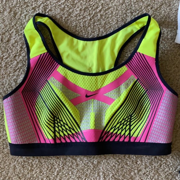 Bundle of 3 Nike sports bras - Picture 2 of 15